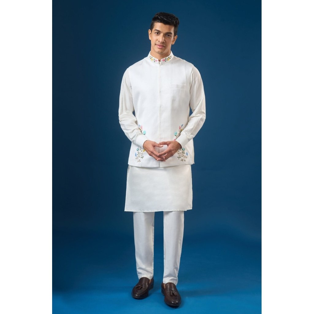 Off White Embroidered Kurta-Bundi S