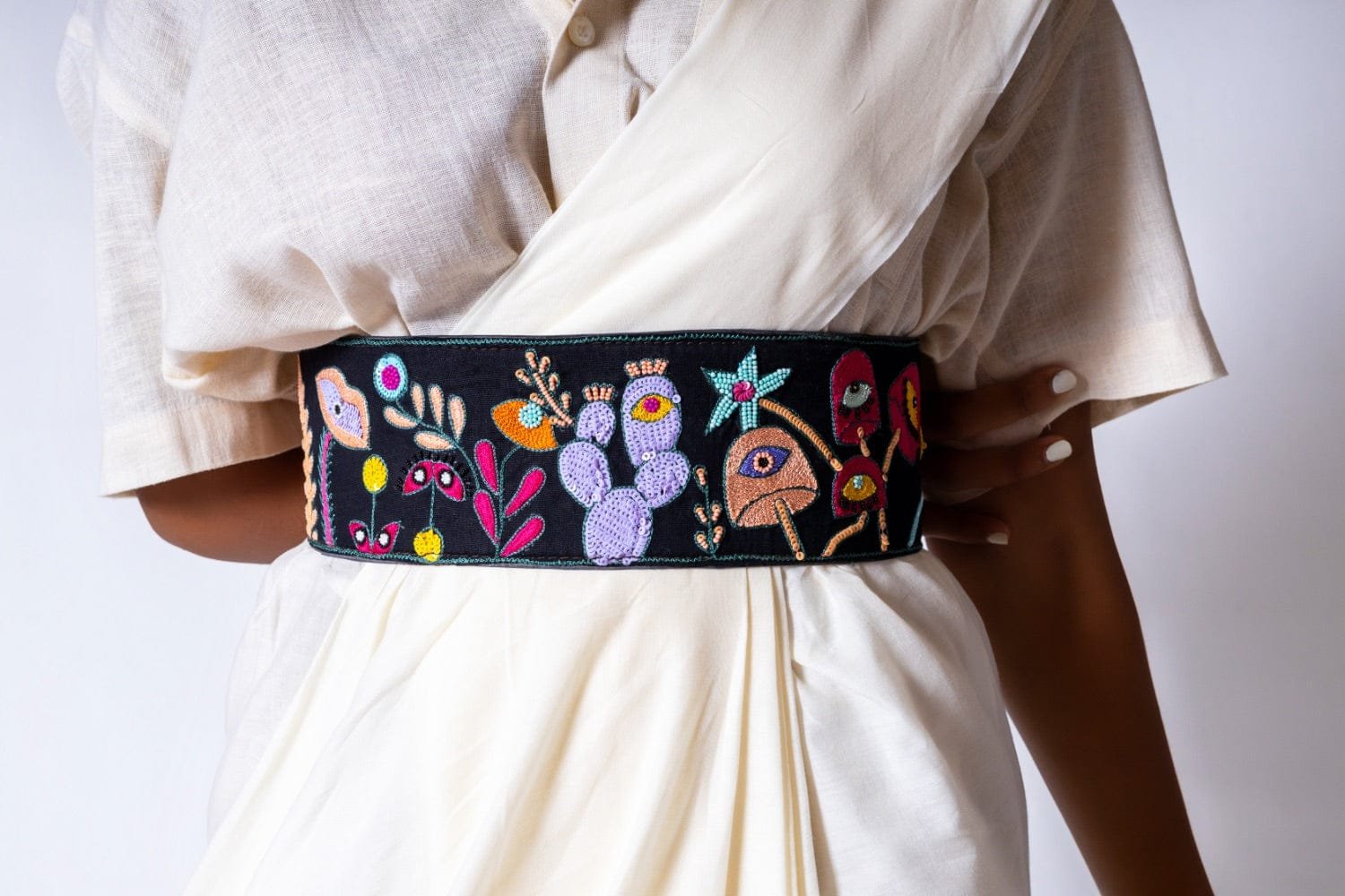 Tambola handcrafted leather belt