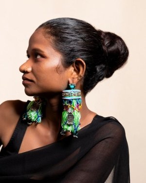 Lavara! Handmade traditional earrings