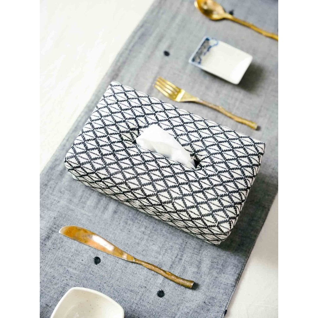 Saya Tissue Box