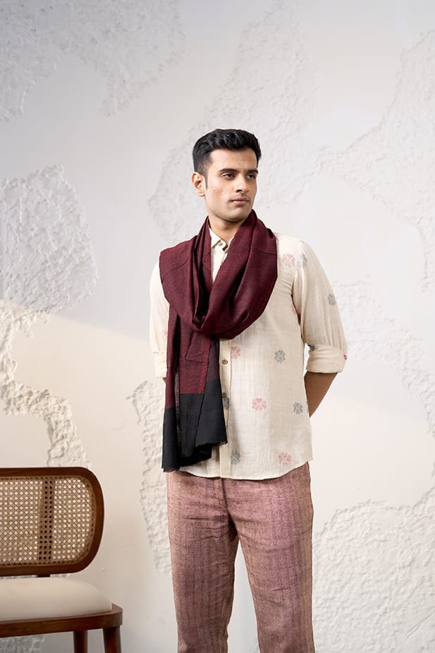 Crimson Echo Fine Cashmere Wool Sto