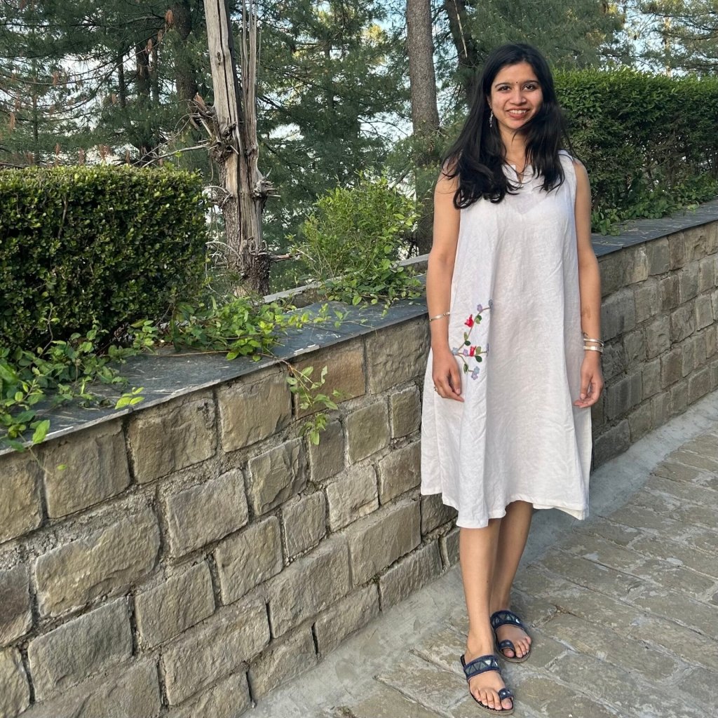 White Birds & Blossoms Linen D