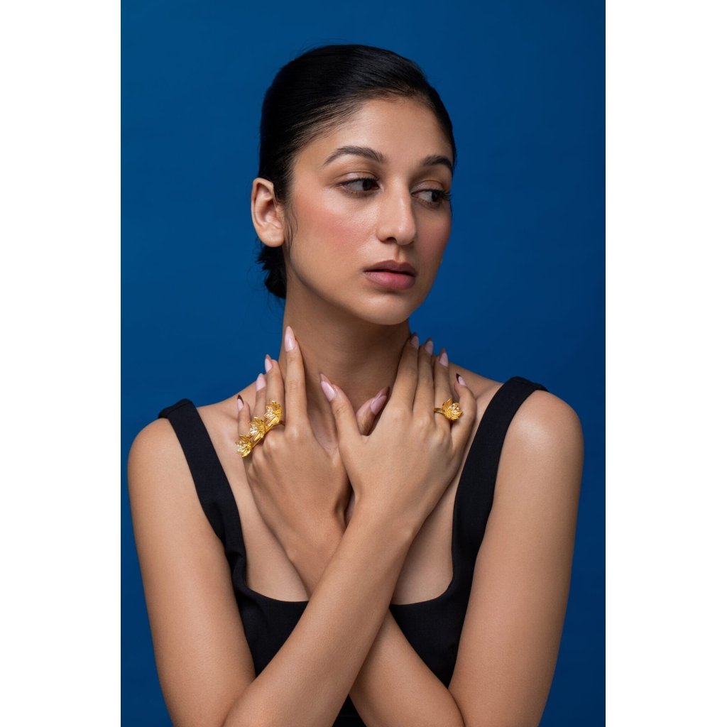 Pearly Golden Flower Three Finger R